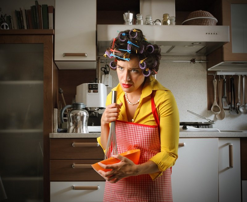 Никто не сравнится с опытной домохозяйкой на кухне