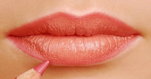 ТОП-10 ошибок в макияже, которые могут добавить тебе несколько лет.