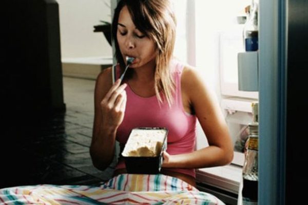 Ночной перекус без страха поправиться: 10 продуктов, которые не навредят фигуре.