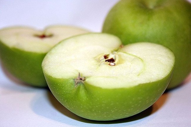 нарезанные фрукты