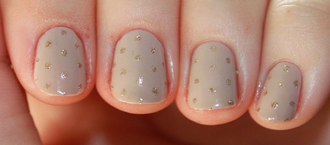 маникюр в горошек