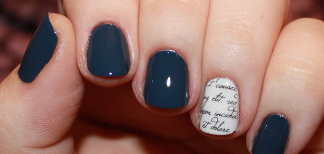 маникюр с элементами письма