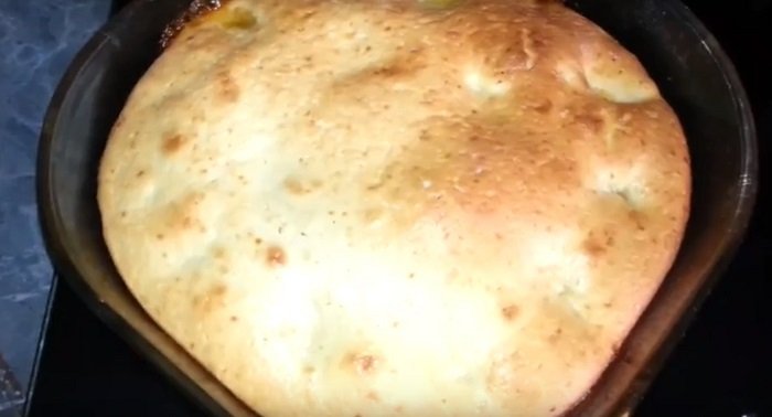 пирог с абрикосами на молоке