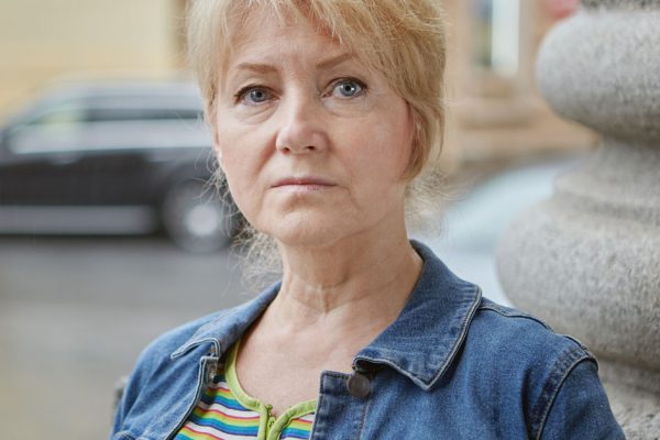 Некоторые дамы 60+ выделяются своей неухоженностью, их выдает пара мелочей, которые бросаются в глаза