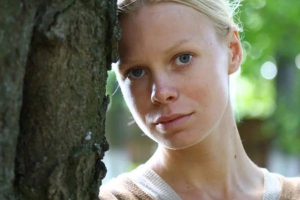 Евгения Осипова видела, как мать ишачит на двух работах, старалась помогать ей с детства