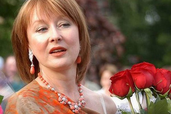 За что дамы осуждают непринужденный стиль Ларисы Удовиченко