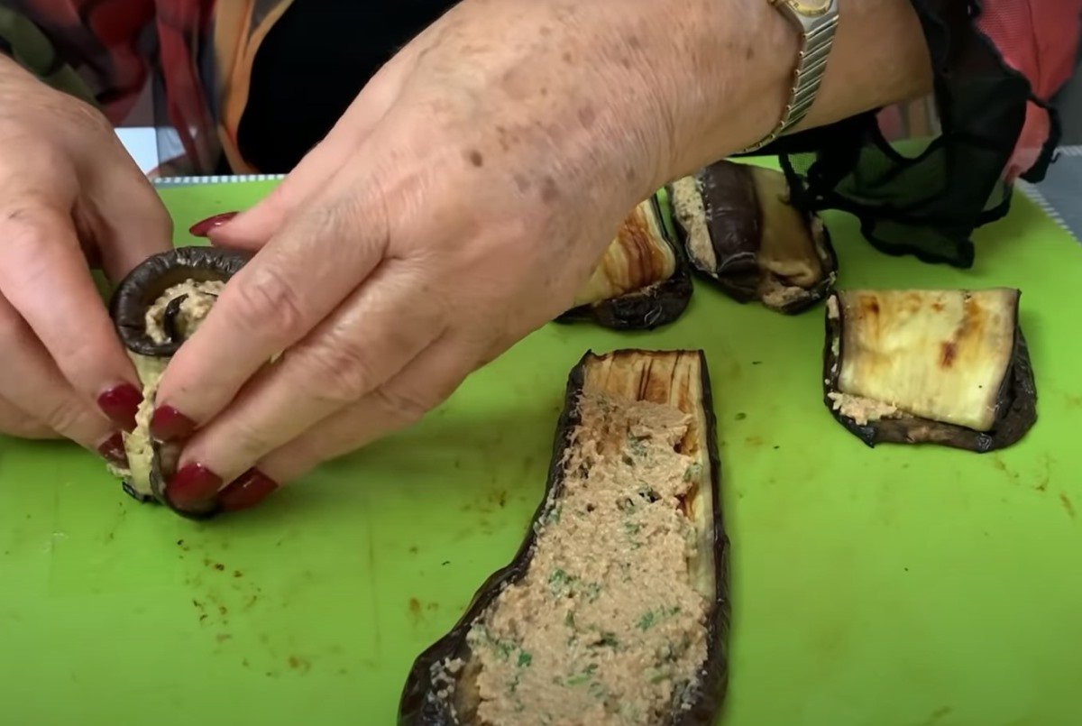баклажанные рулетики с начинкой