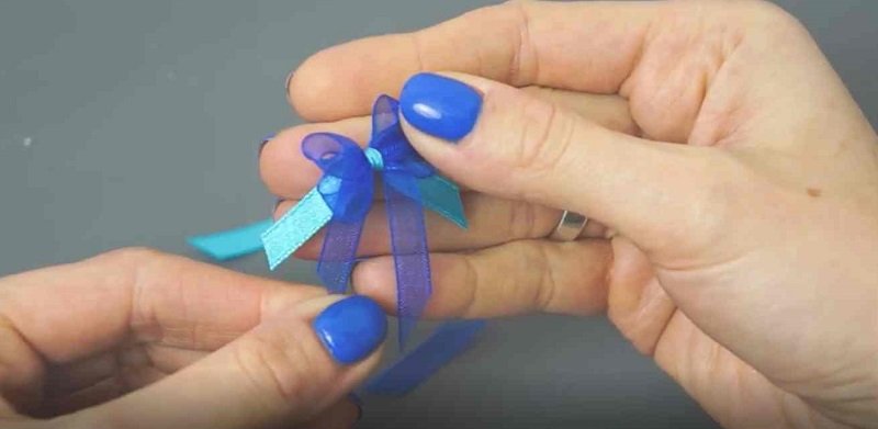 как сделать красивый бантик с помощью вилки