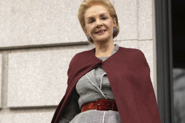 Модный и практичный гардероб на осень для молодящейся дамы за пятьдесят, подсмотренный у кутюрье