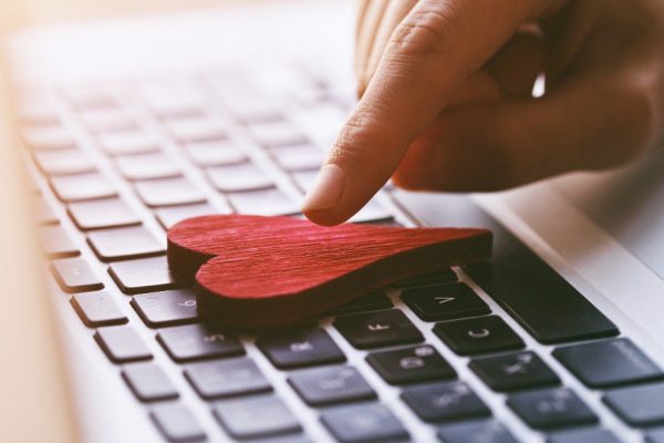 Чтобы отвадить жадных мужчин и нищебродов, при знакомстве говорю, что не работаю