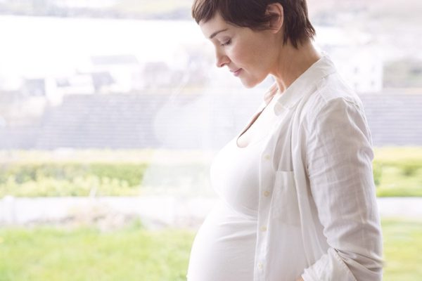 Все говорили, что мы скоро разбежимся, а муж бросит меня, почти 40-летнюю тетку, с ребенком на руках, но я их не слушала