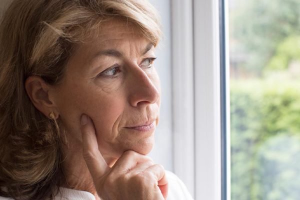 Недавно я договорилась со своей соседкой, чтобы она помогала мне по хозяйству, всё было хорошо, пока дочь не узнала об этом