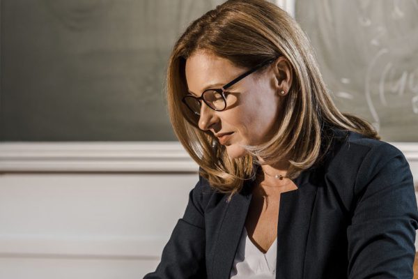 Надо ли делать скидку родственникам, если ты учитель английского