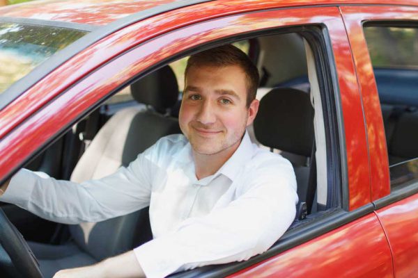 Зять ушел от дочки, оставив ее с тремя детьми, еще и машину прихватил, которая была куплена на мои деньги, а недавно этот пройдоха объявился