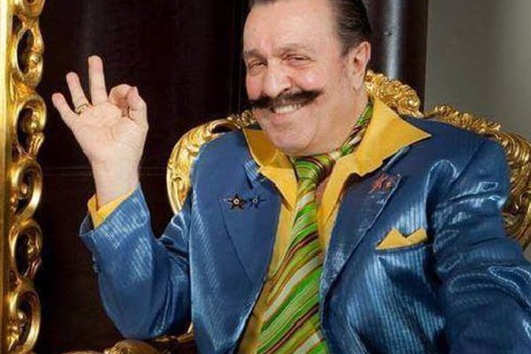 В советском Мурманске он пел в ресторане «Белые ночи», но там Вилли Токарева называли другим именем