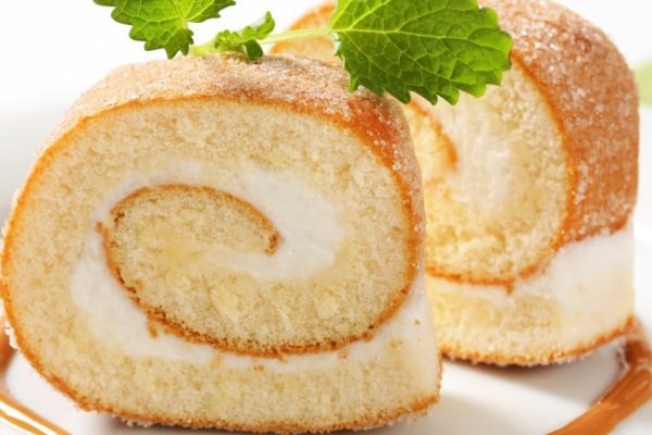 Как приготовить бисквитный рулет