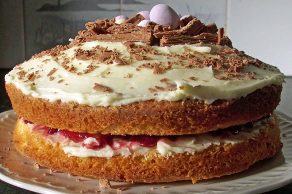 Инструкция по приготовлению бисквитного торта со сметанным кремом