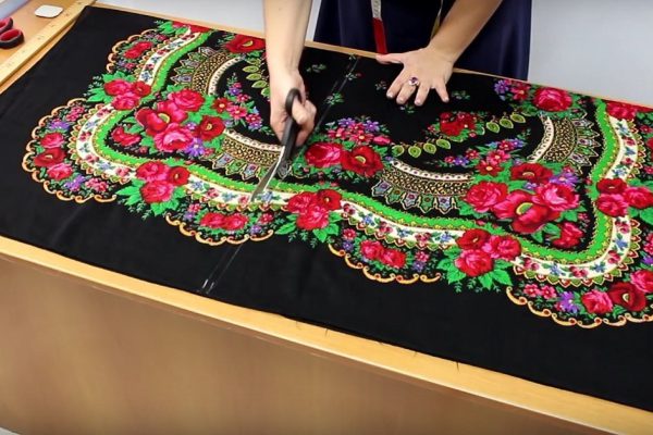 Что может сделать из павлопосадского платка швея