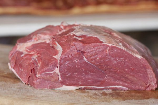 Шеф-повар показал, как готовить говяжью вырезку