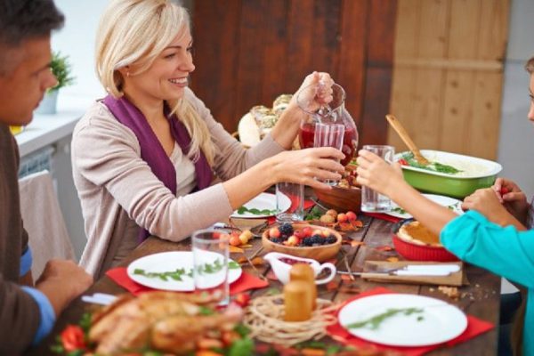 Как накрыть праздничный стол на день рождения мужа