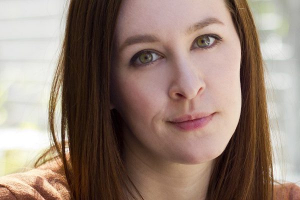 Не терплю, когда богатая подруга приезжает в гости, хотя прекрасно общаемся по телефону