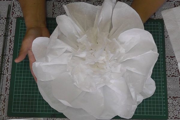 Цветы из бумаги своими руками и как стать создателем гигантских цветов