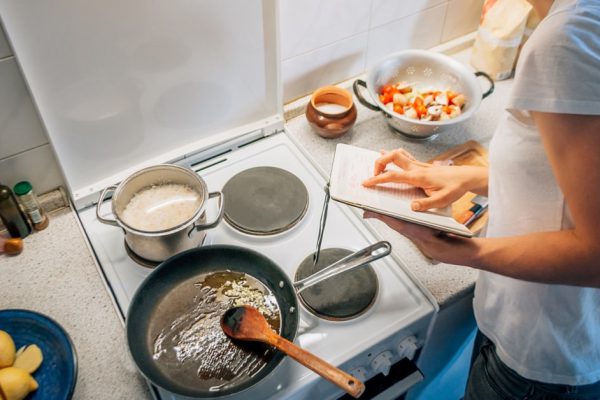 «Жареный» борщ получается в 100 раз наваристее обычного, премьера рецепта