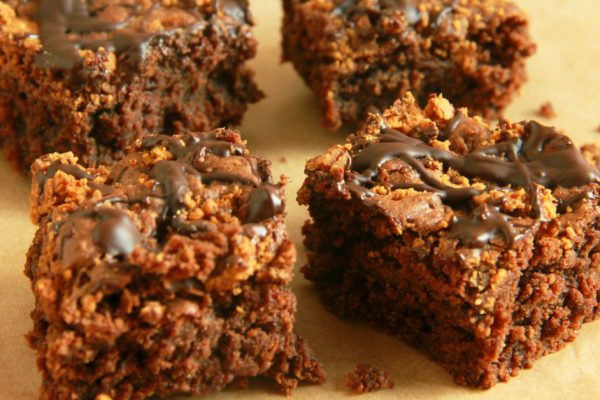 Чем хорош брауни с орехами и печеньем