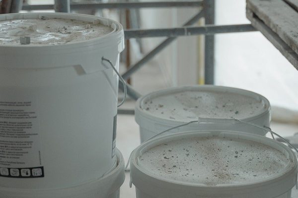 Застал спящими бригаду ремонтников в час дня, не зря заехал проконтролировать работу, завтра всех буду выгонять