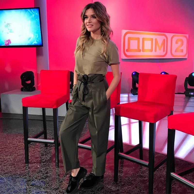 какие в моде брюки женские