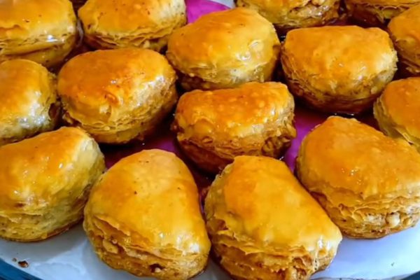 Когда впервые угостила этим лакомством гостей, они так и не поняли, из чего оно, показываю рецепт