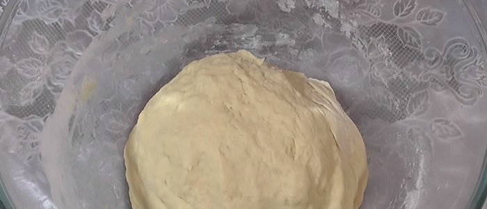 соленая выпечка с колбасой