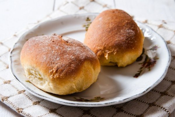 Рецепт воздушных булочек с яблоками и корицей