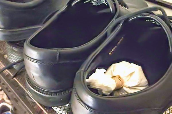 Зачем класть в ботинки бумажный фильтр для кофеварки