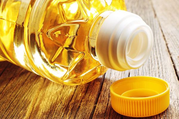 Для чего сделаны прорези в горлышке бутылки для растительного масла