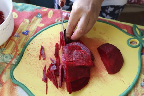 Украинские волонтеры учат готовить сухой борщ, уникальный рецепт и тонкости процесса