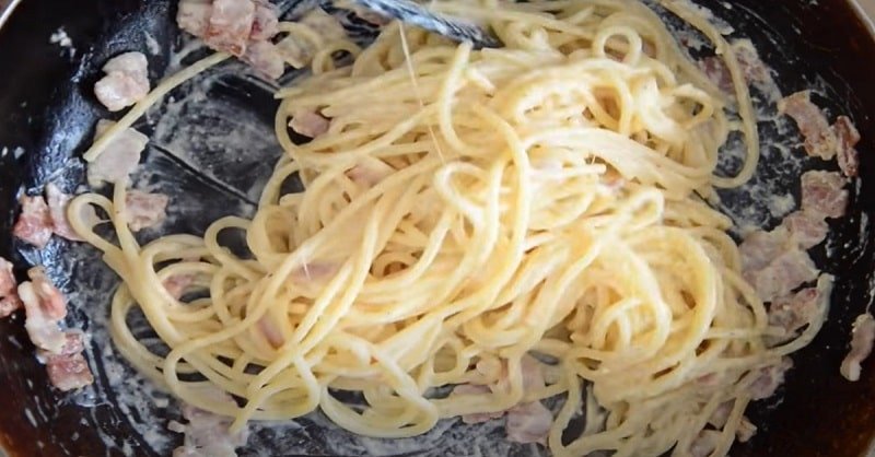 спагетти с соусом
