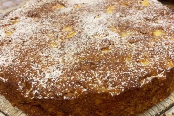 Пышный пирог, чтобы утешить сына после развода