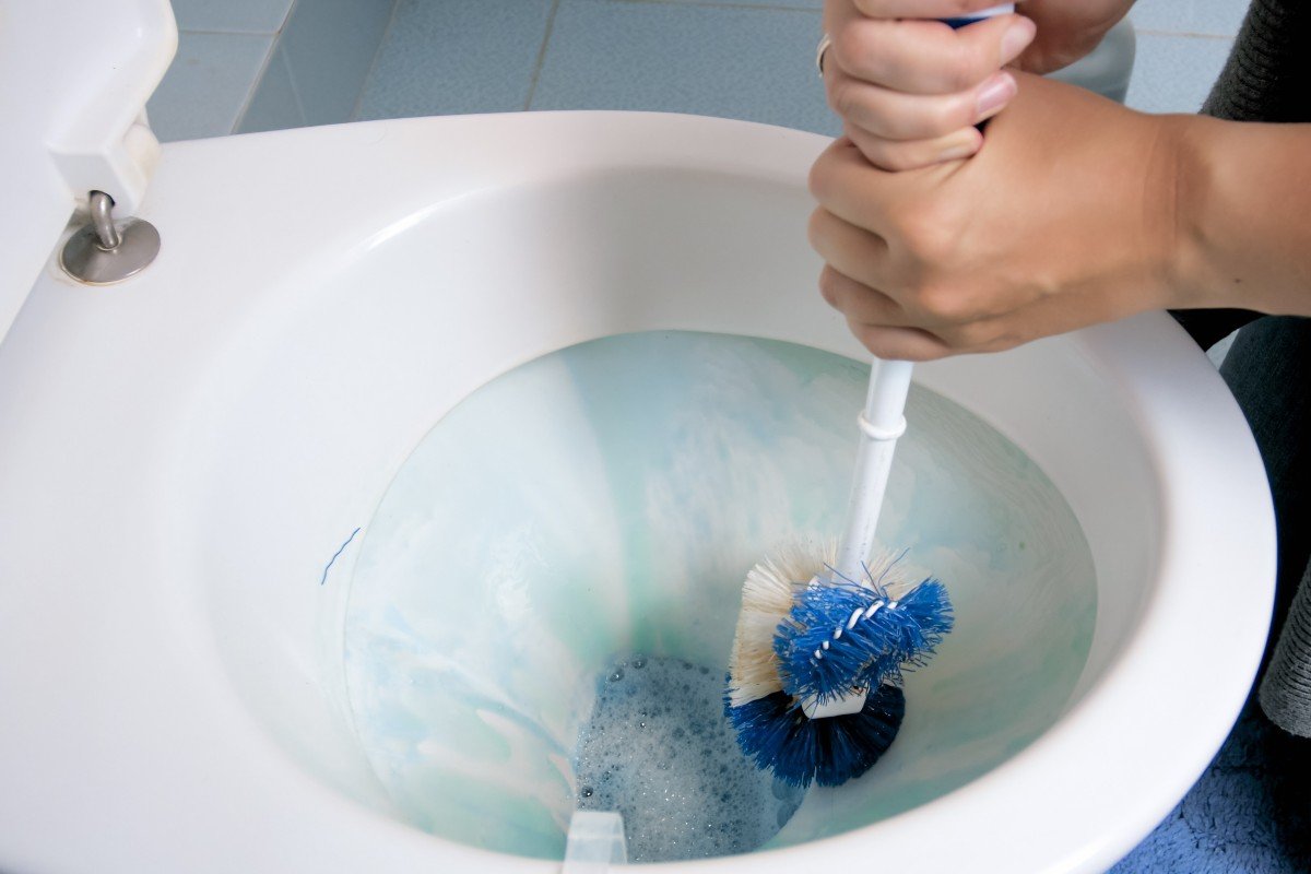 неприятный запах в туалете