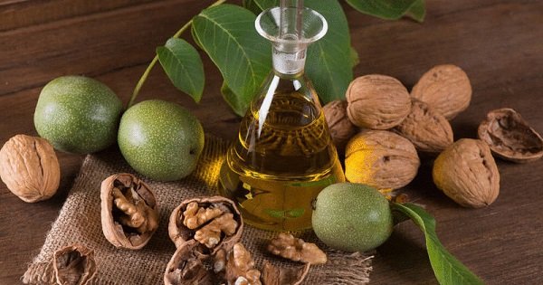 Целебная настойка из грецкого ореха. Ты даже не представляешь, сколько в ней пользы!