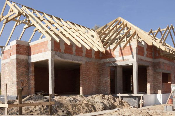 Строительные материалы бешено подорожали, пересчитываю бюджет на строительство дома