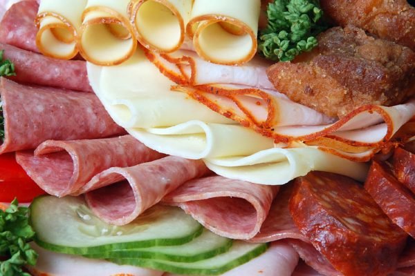 Подруга живет на широкую ногу и каждый раз закупается, как перед праздником, решила сделать ей замечание