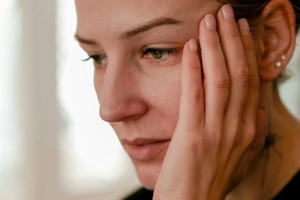 Живу в Чехии, с детьми и мужем в уютном доме, мама болеет и просится ко мне, хочет всё разрушить