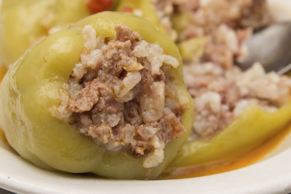 Американский друг попробовал мои фаршированные перцы первый раз, его реакция меня посмешила