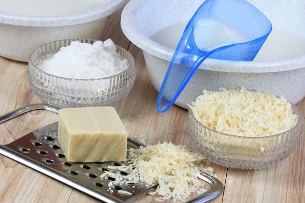 Отмыть грязь хозяйственным мылом: процесс со всеми тонкостями и секретиками