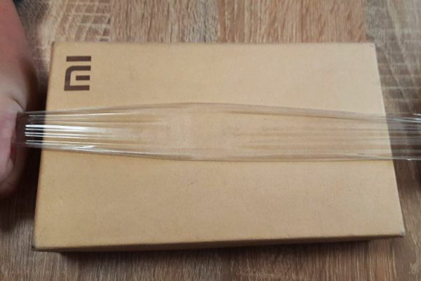 Снял скотч с американского доллара, не повредив банкноту, показываю свой домашний прием в мастерской