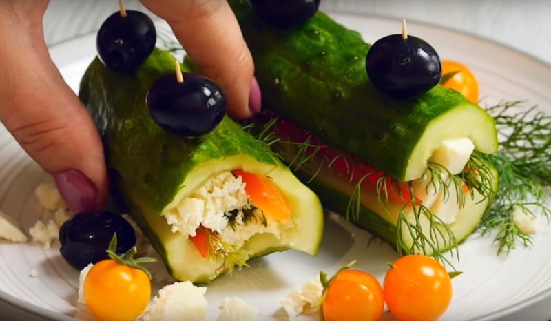 бутерброд из огурца