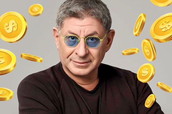 Тот, кто тяжело живет, тяжело зарабатывает каждую копейку