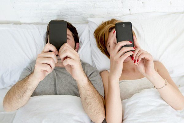 Почему не нужно слишком много времени проводить со смартфоном