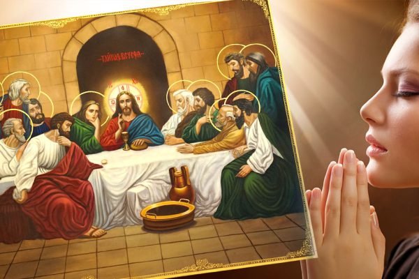 В Чистый четверг игнорирую уборку, становлюсь перед иконой «Тайная вечеря» и прошу об отпущении грехов, чистота души важнее